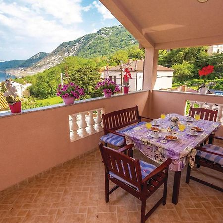 1 Bedroom Stunning Apartment In Бакараць Екстер'єр фото